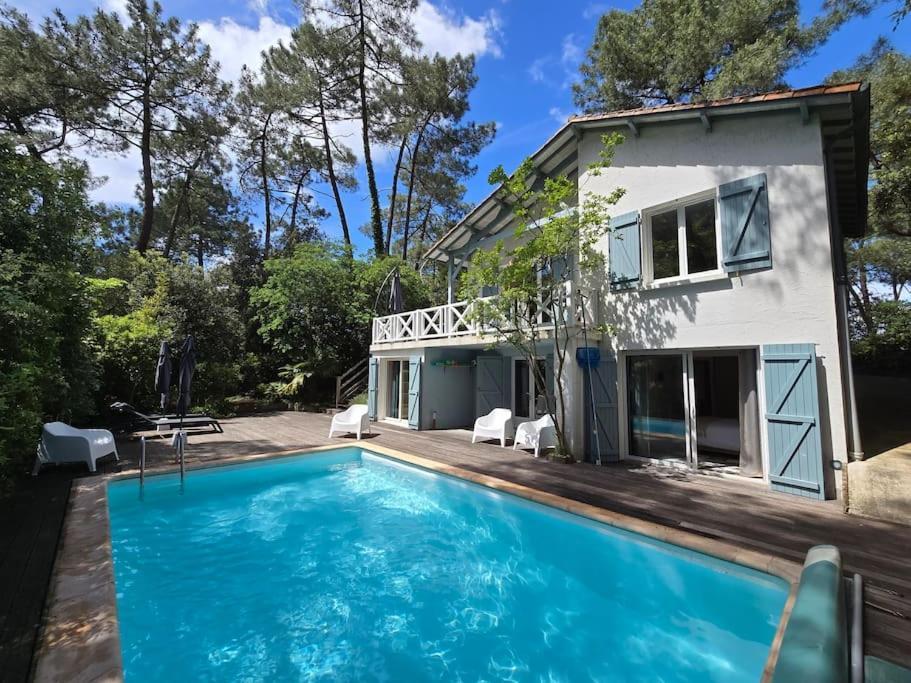 Charmante Pour 8 Personnes Avec Piscine Вилла